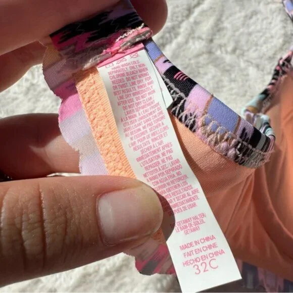 Victoria’s Secret | Warm Ikat Foil The Getaway Halter Bikini Top | Size 32C - Picture 10 of 10